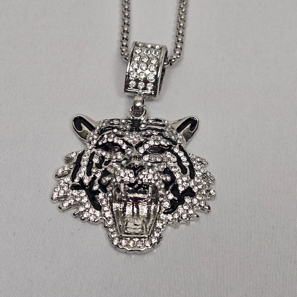 Silver Tone Rhinestone Tiger Head Pendant Necklace Roaring Big Cat Box Chain